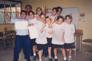 En 1998 el club de arte contaba con estos estudiantes