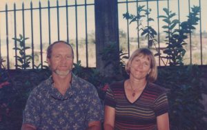 Linda Jorgensen Mueller y John Tresemer, fundadores de Escuela y Colegio del Valle